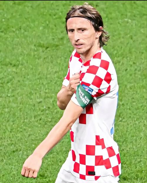 或缺席2个月！皇马官方：阿诺德左侧股四头肌直肌拉伤